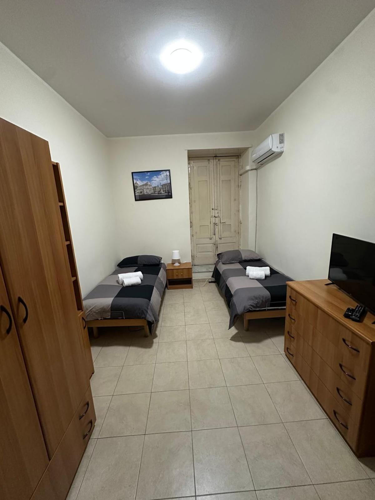 Отель Agata House Катания Экстерьер фото